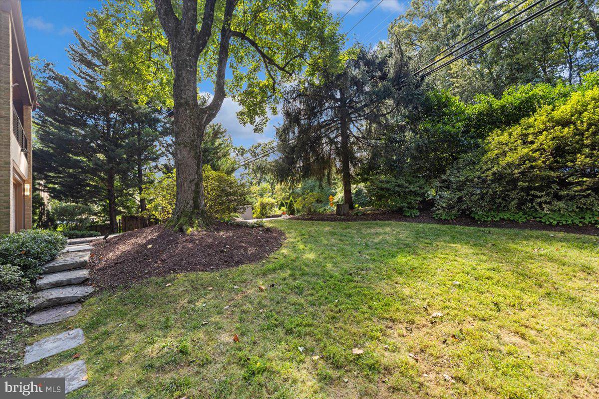 9411 FERNWOOD ROAD
