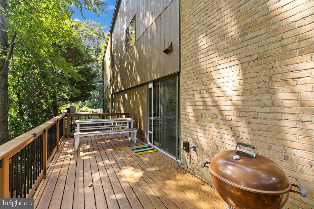 9411 FERNWOOD ROAD