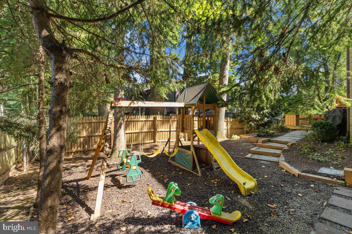 9411 FERNWOOD ROAD