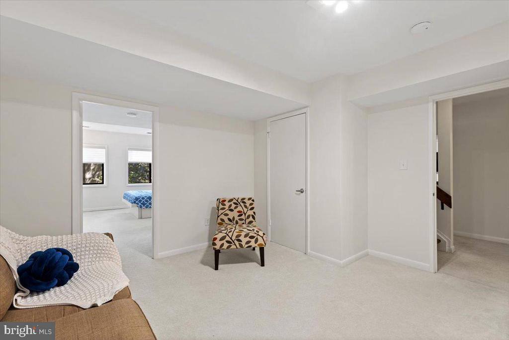 9411 FERNWOOD ROAD