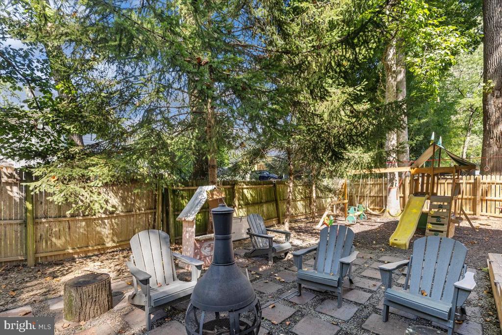 9411 FERNWOOD ROAD