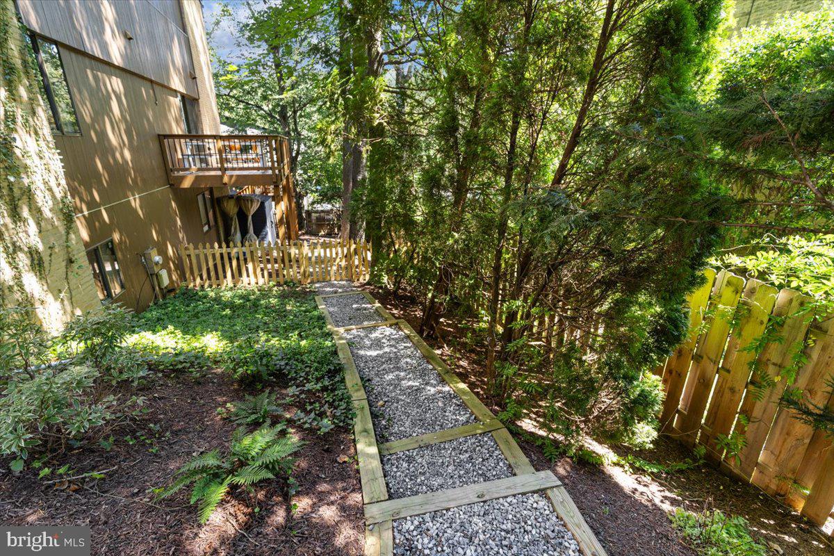 9411 FERNWOOD ROAD