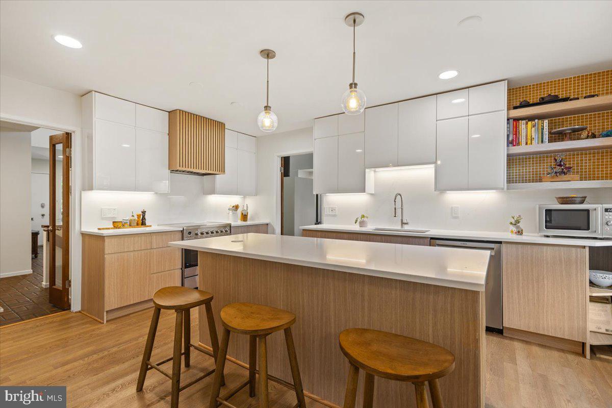 9411 FERNWOOD ROAD