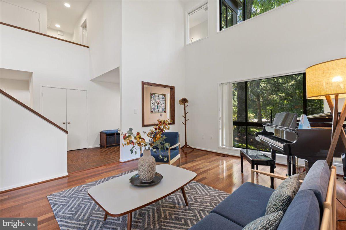 9411 FERNWOOD ROAD