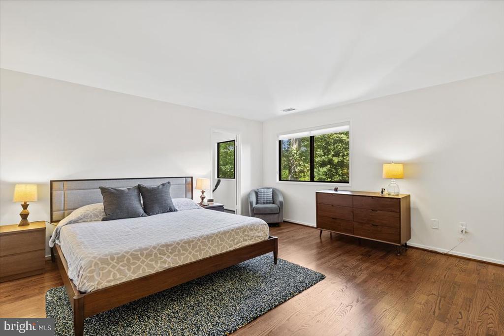 9411 FERNWOOD ROAD