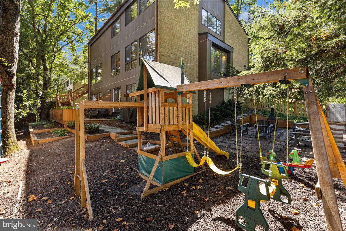 9411 FERNWOOD ROAD