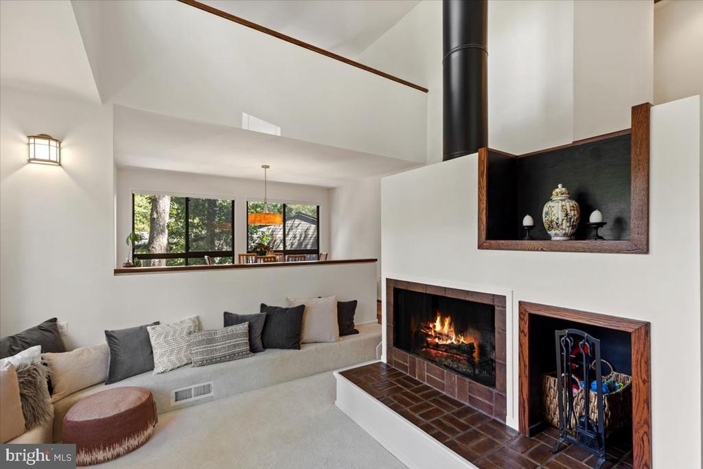 9411 FERNWOOD ROAD