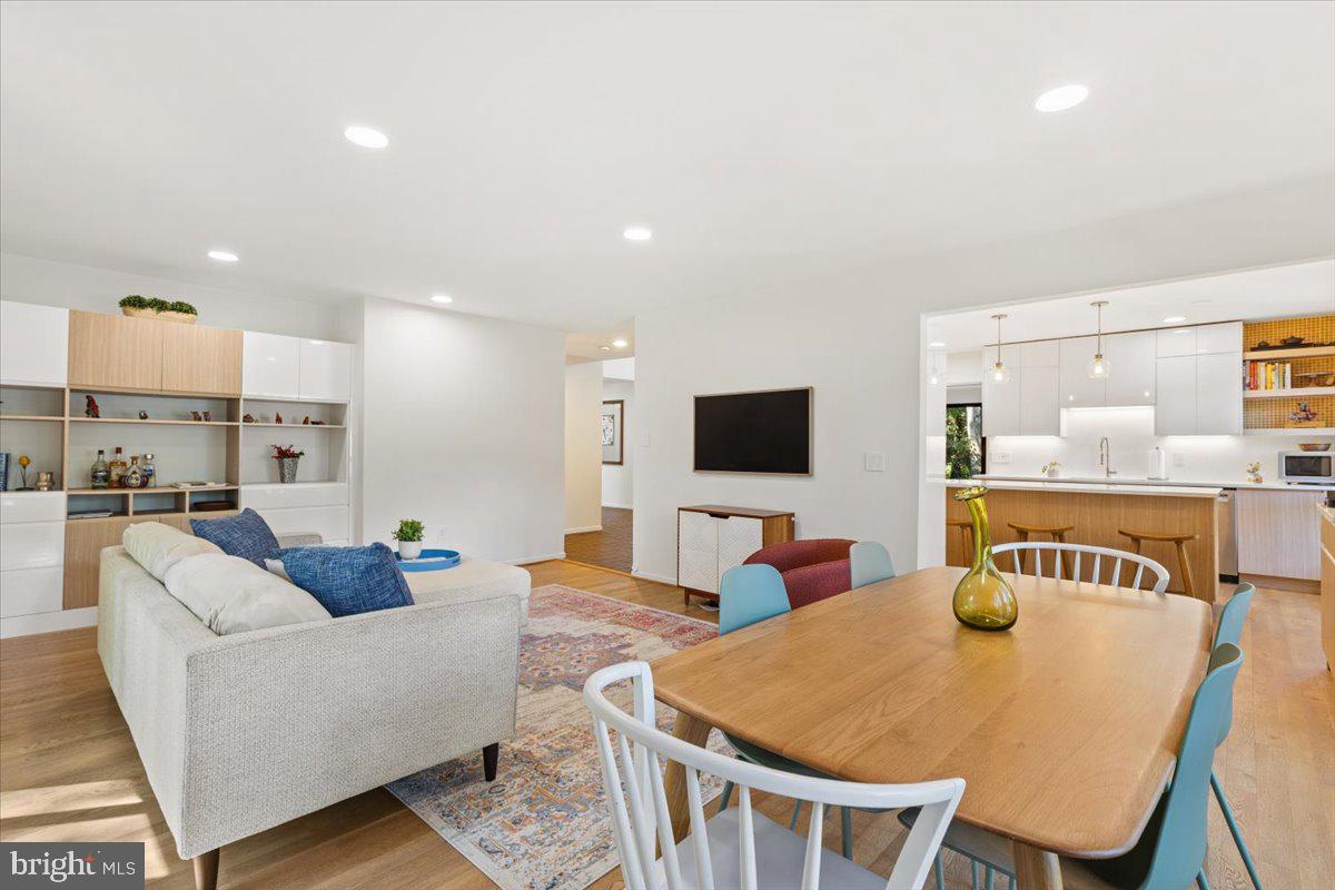 9411 FERNWOOD ROAD