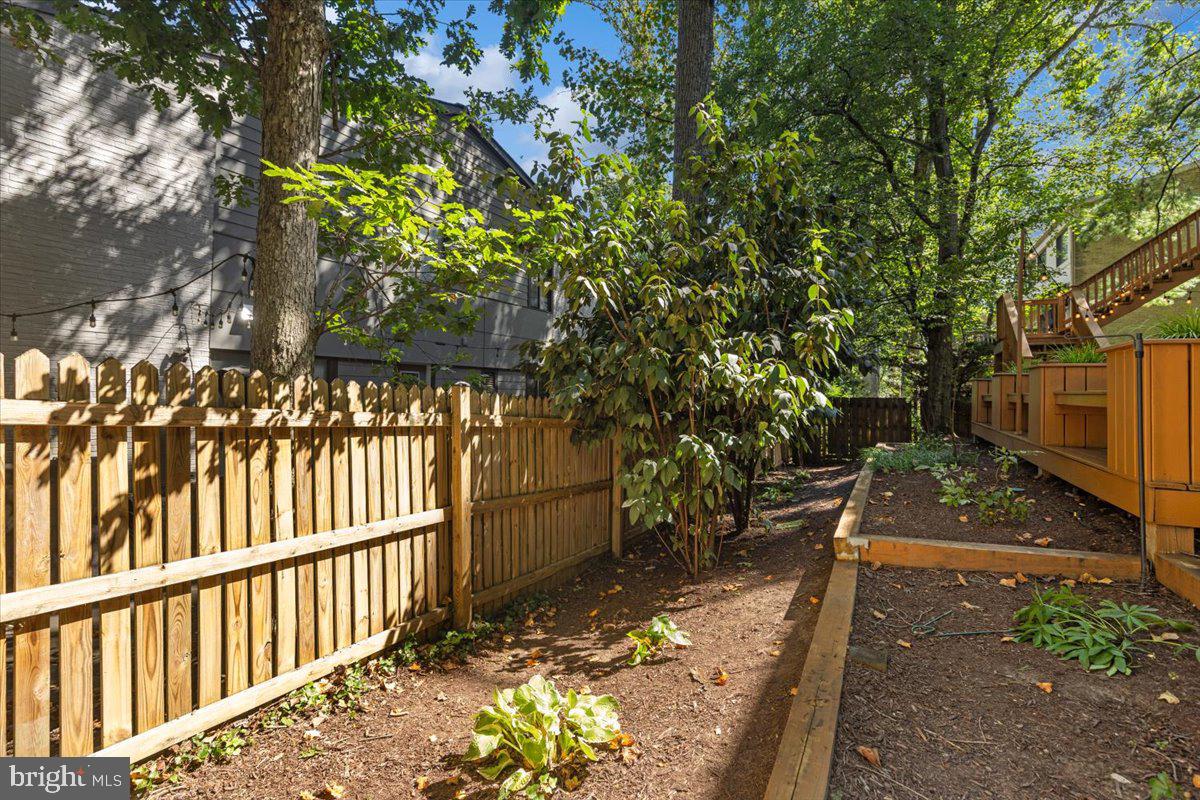 9411 FERNWOOD ROAD