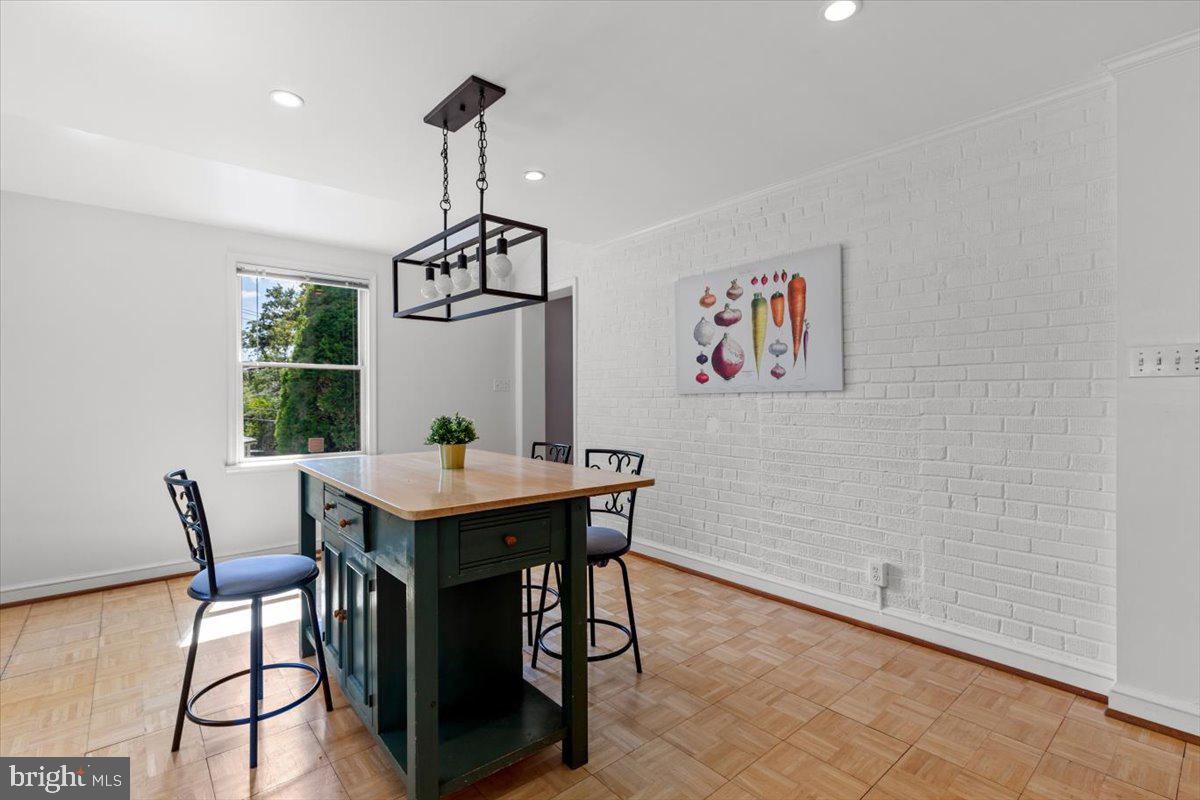 6023 WALHONDING ROAD