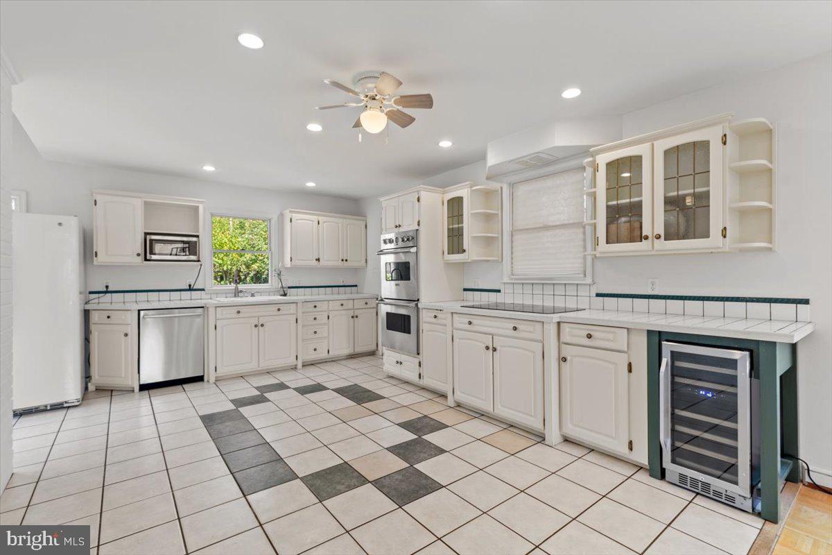 6023 WALHONDING ROAD