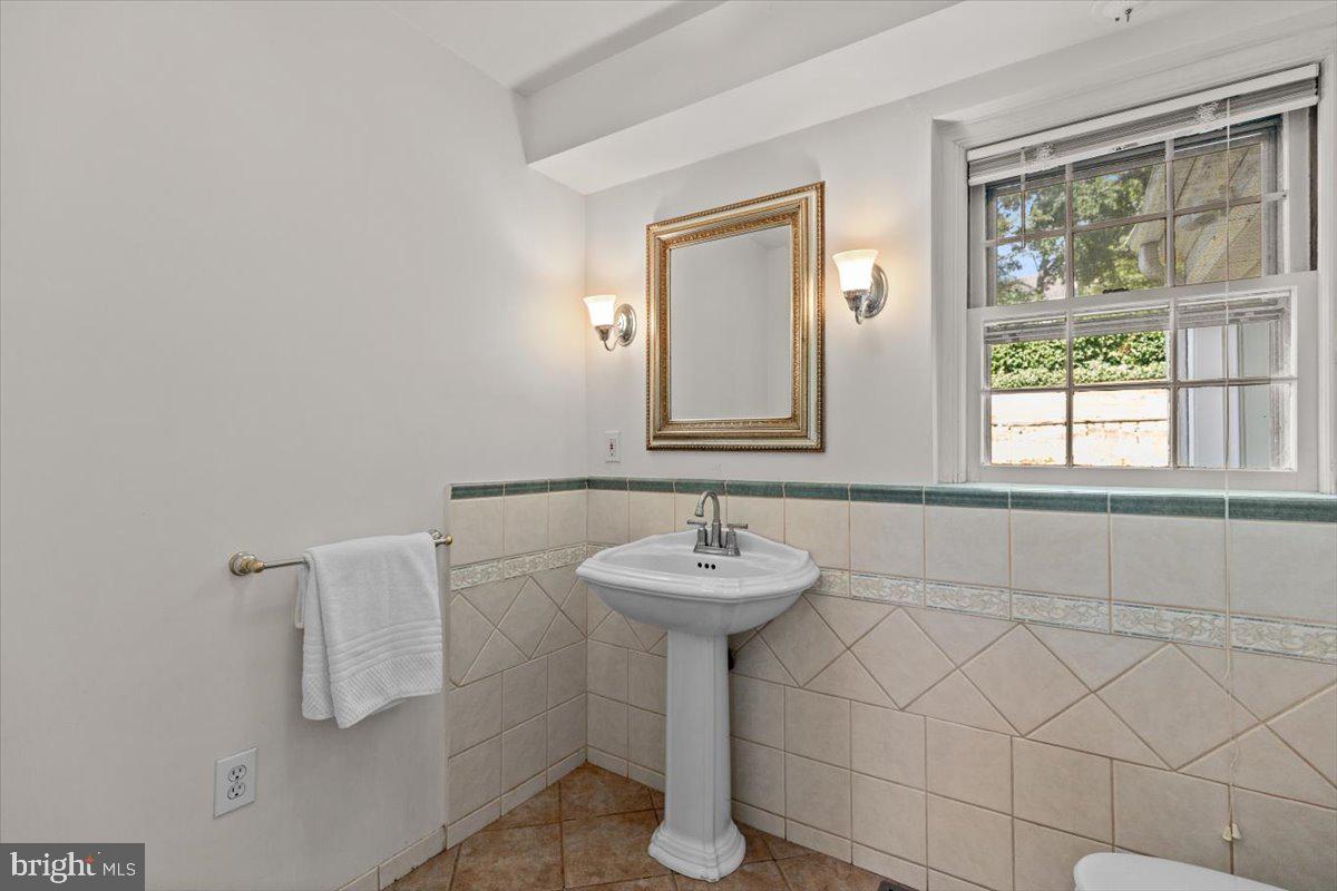 6023 WALHONDING ROAD