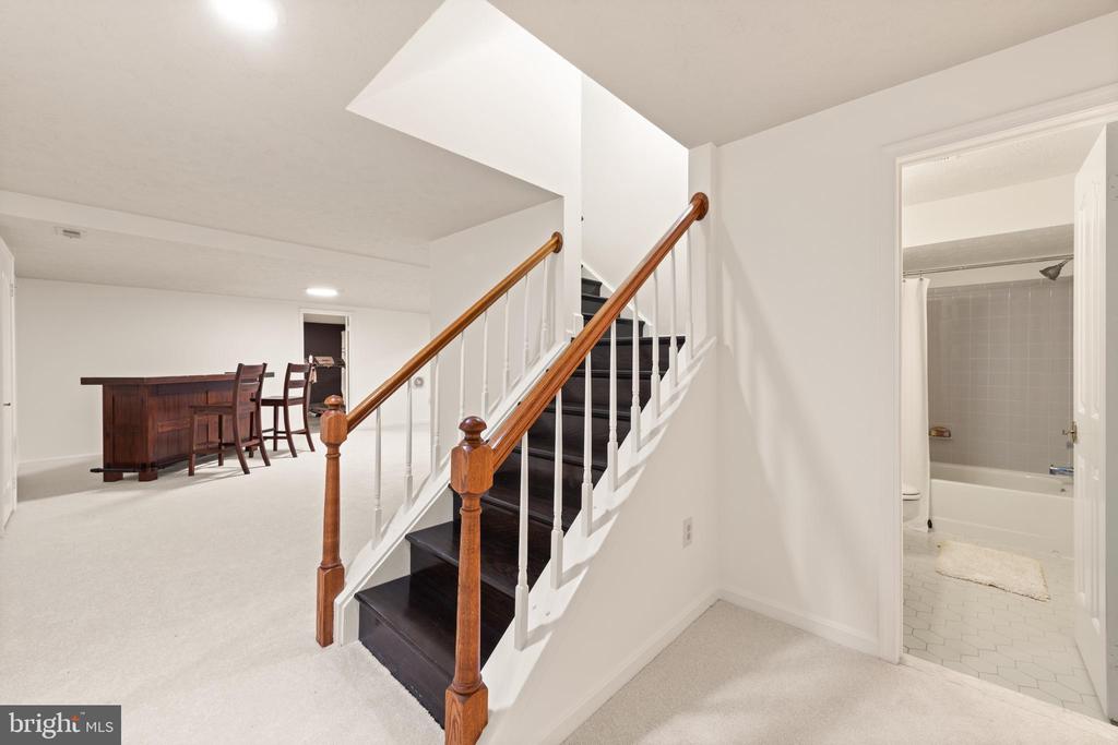 17508 APPLEWOOD LANE