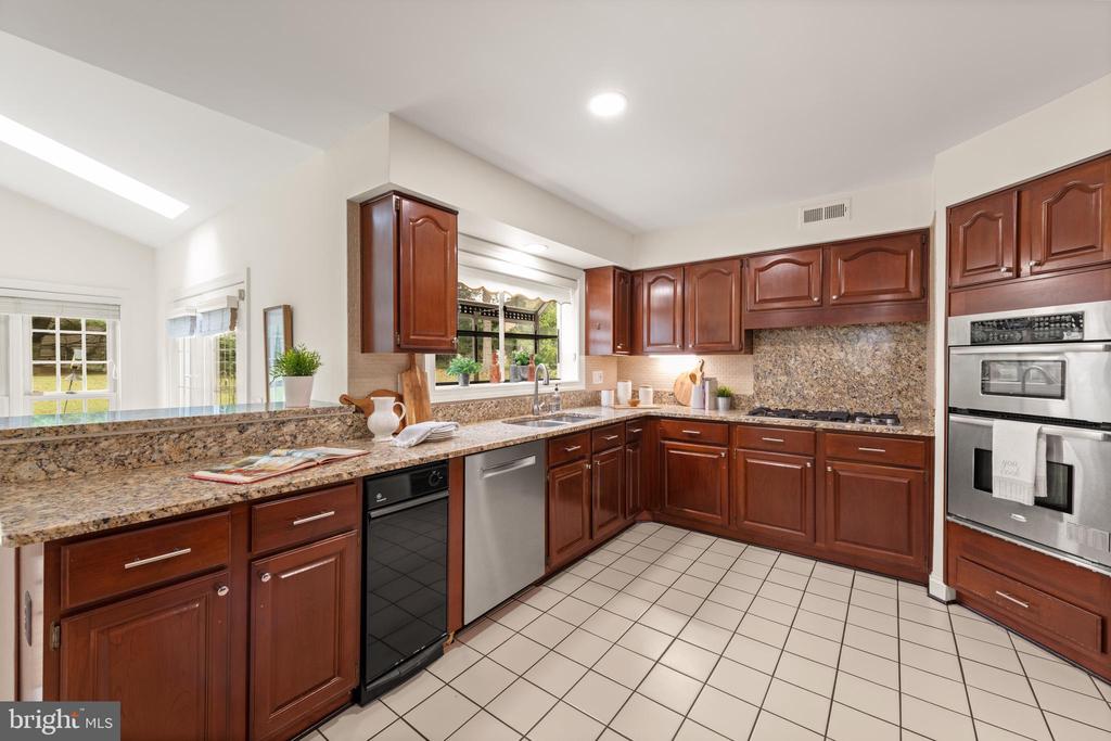 17508 APPLEWOOD LANE