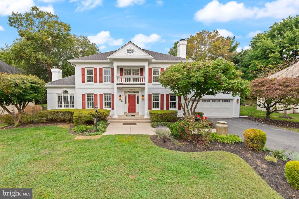 17508 APPLEWOOD LANE