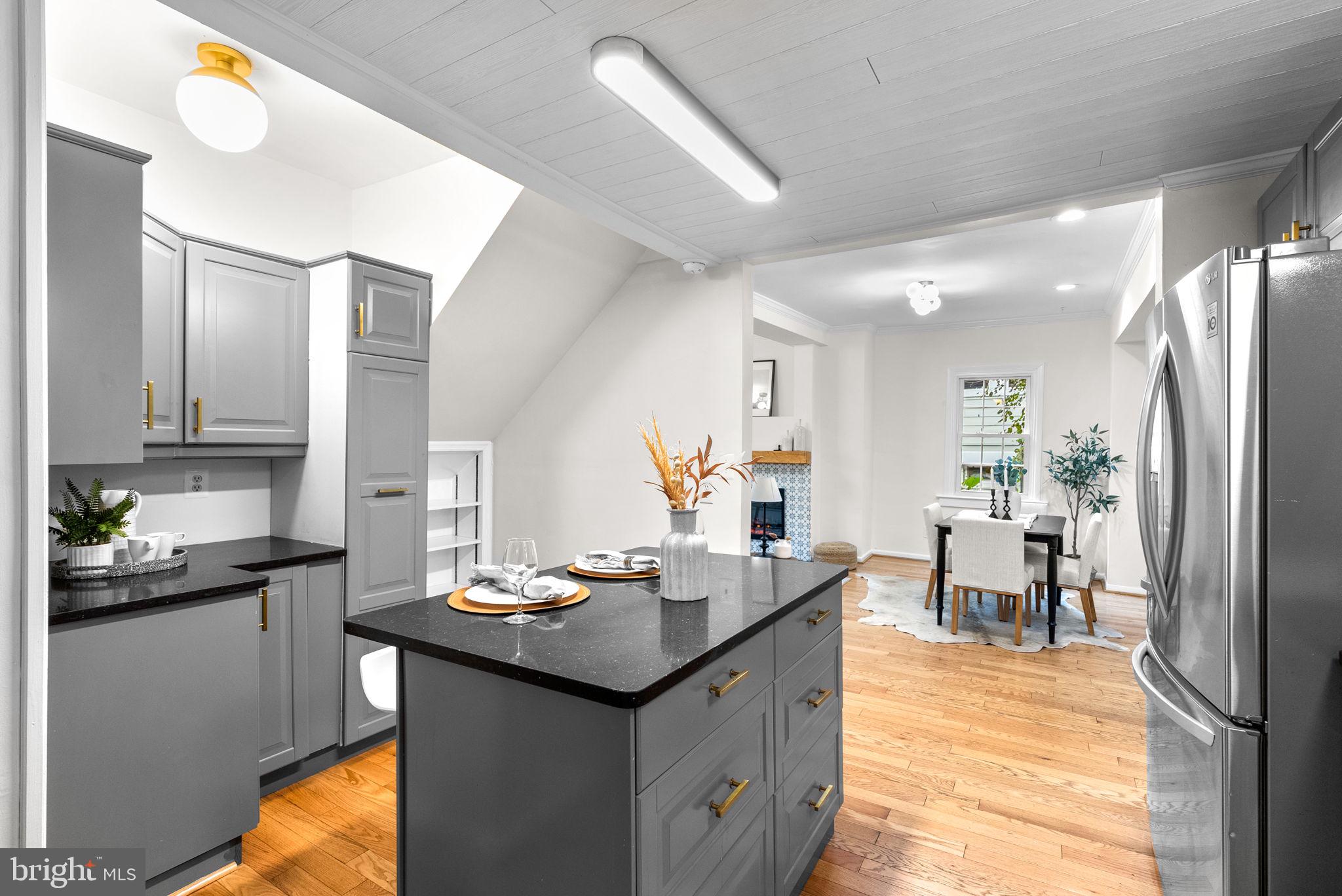 725 SILVER SPRING AVENUE