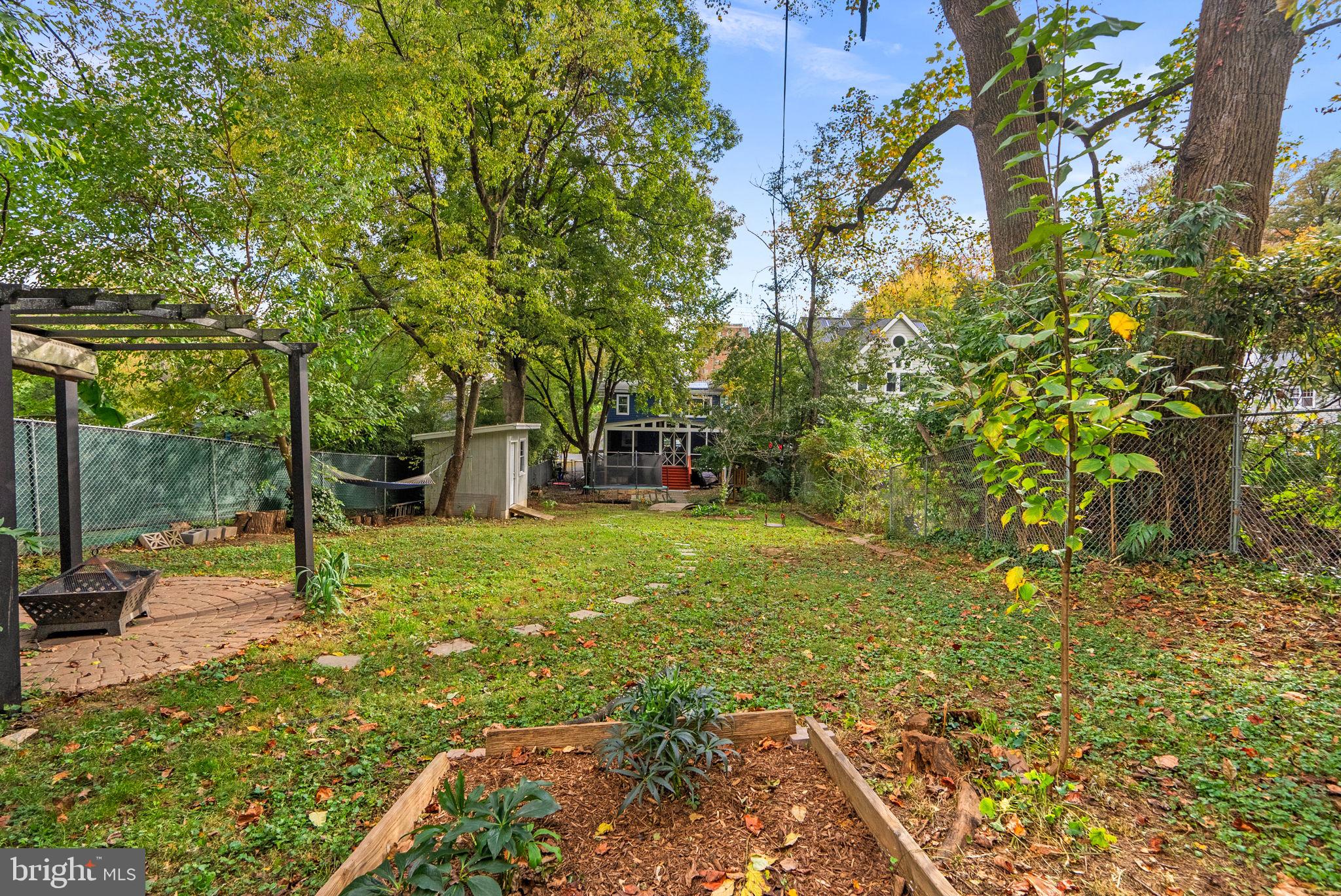 725 SILVER SPRING AVENUE