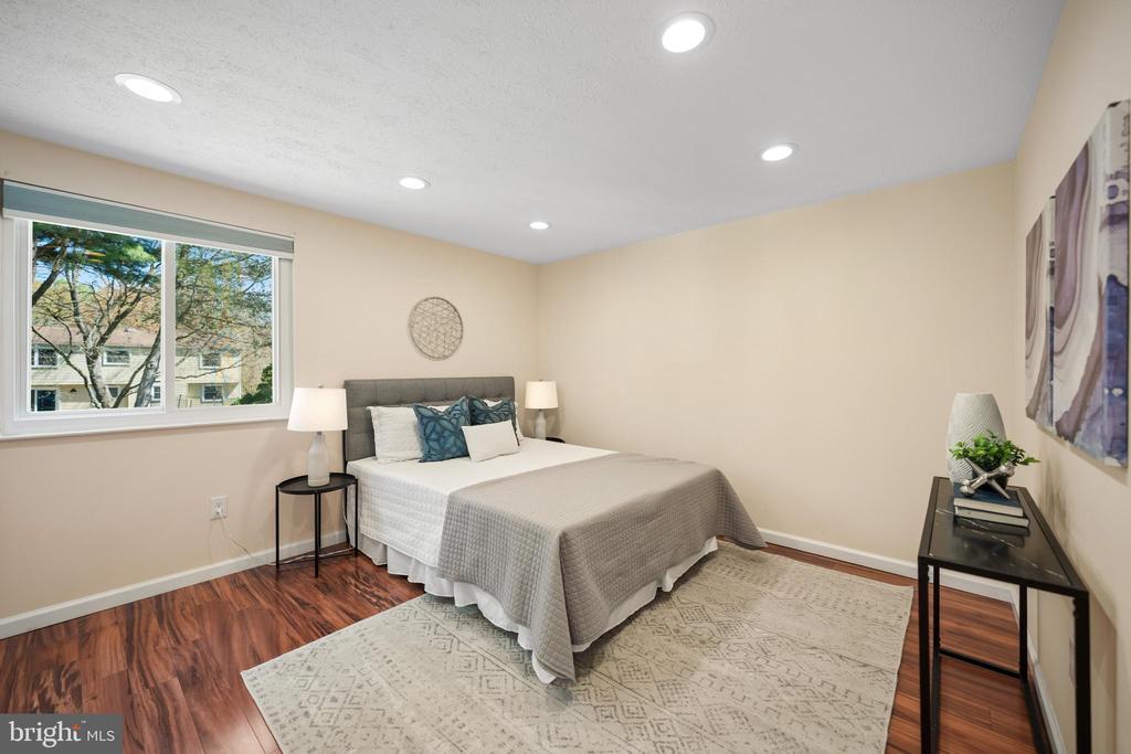 19517 LAGUNA DRIVE