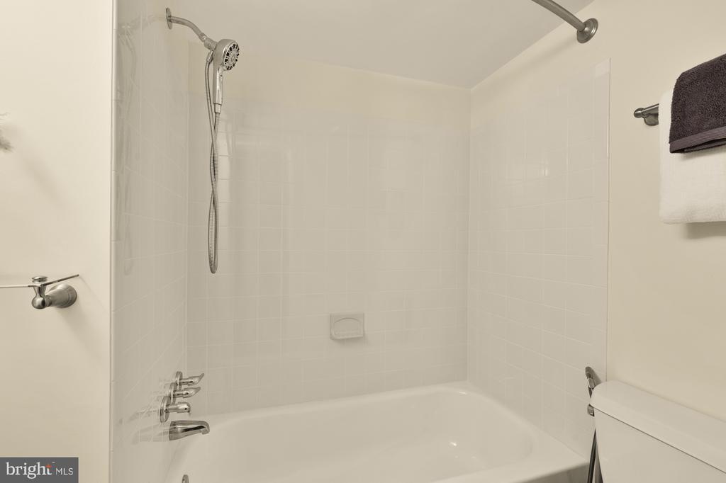 8107 INVERNESS RIDGE ROAD