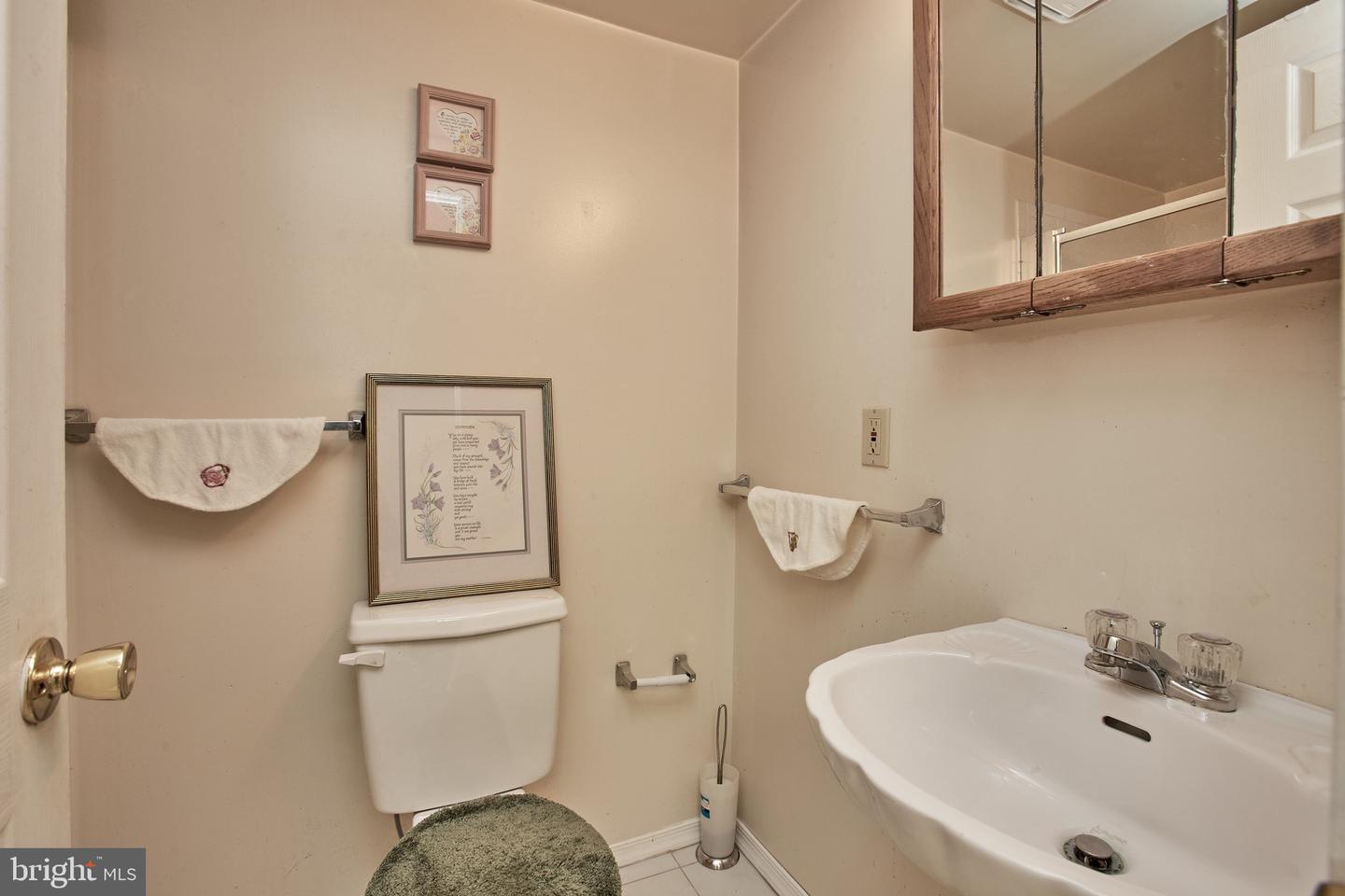 1504 COLONY ROAD