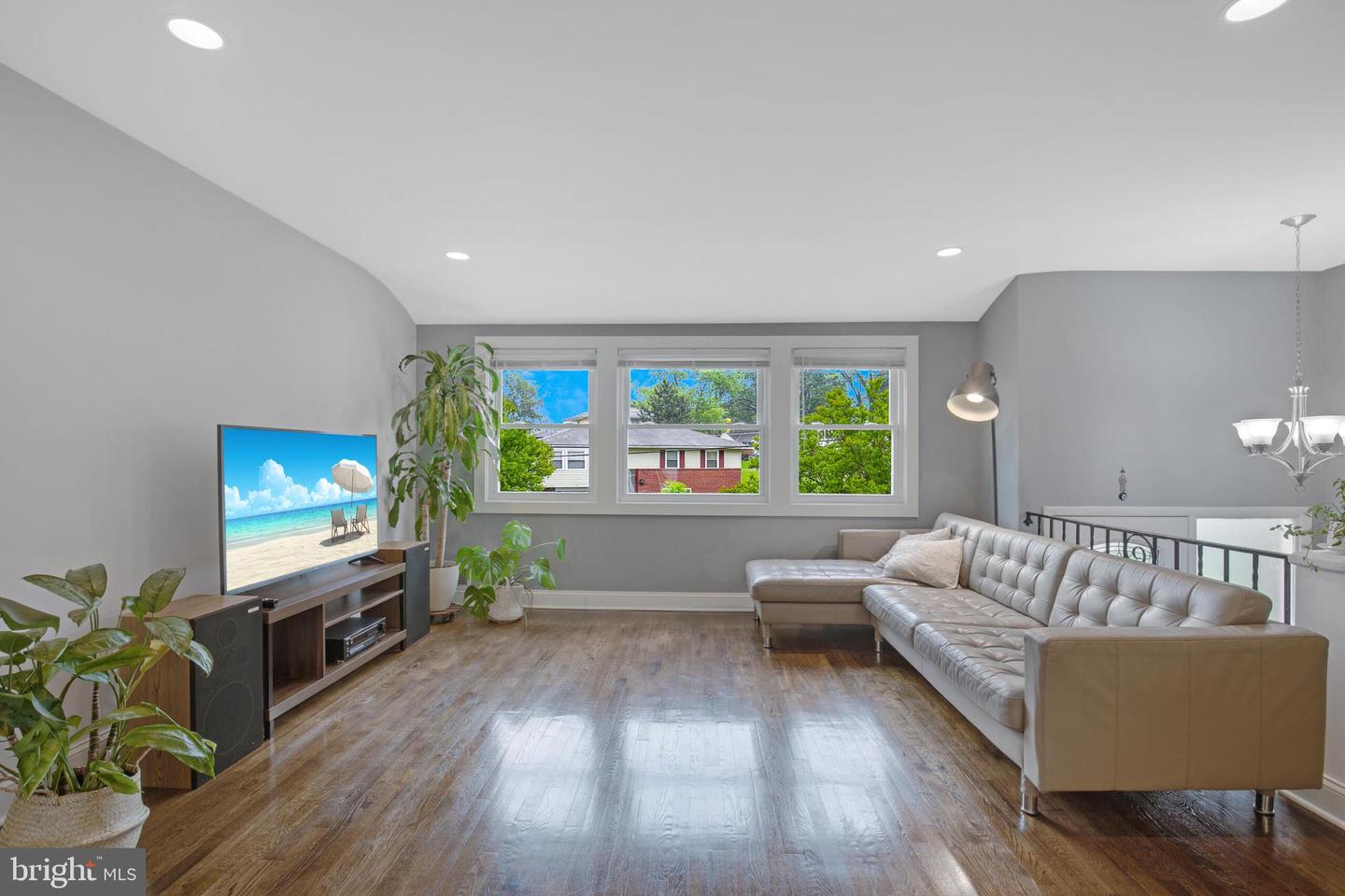 8205 Stardust Pl