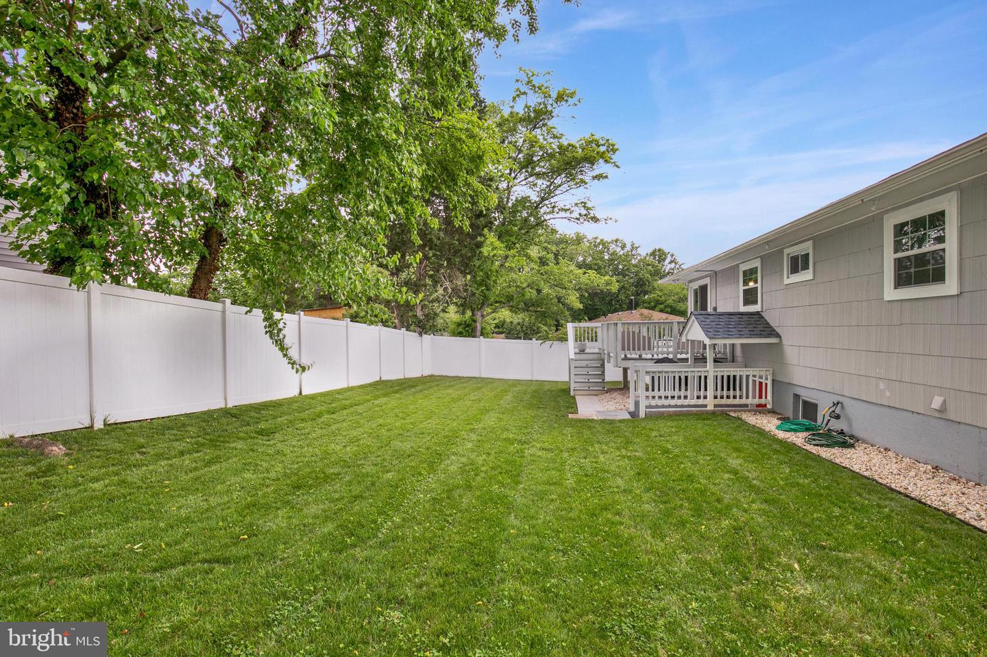 8205 Stardust Pl