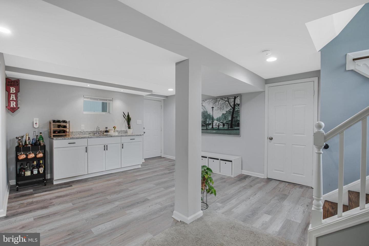 8205 Stardust Pl