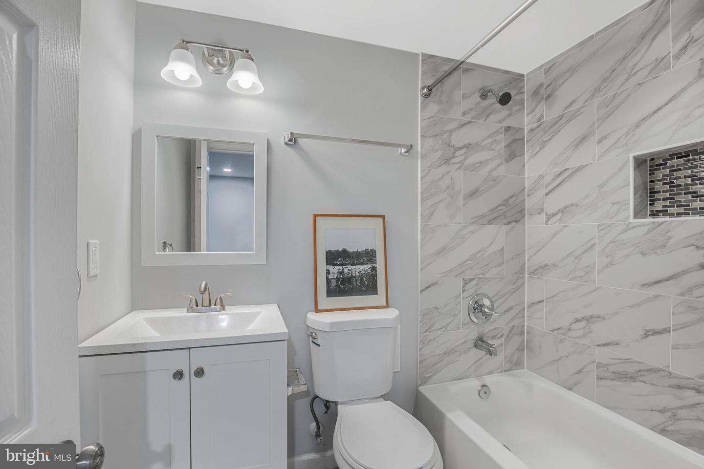8205 Stardust Pl