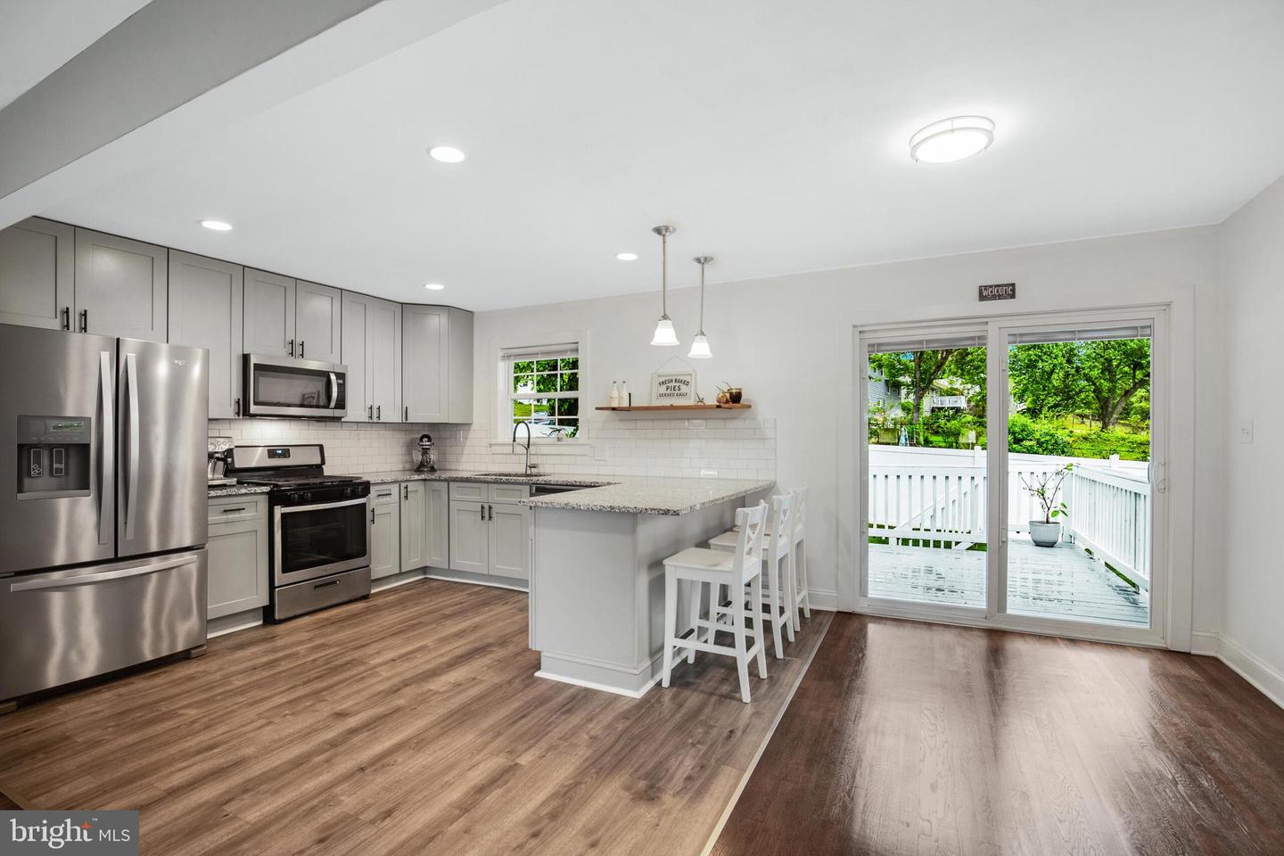 8205 Stardust Pl