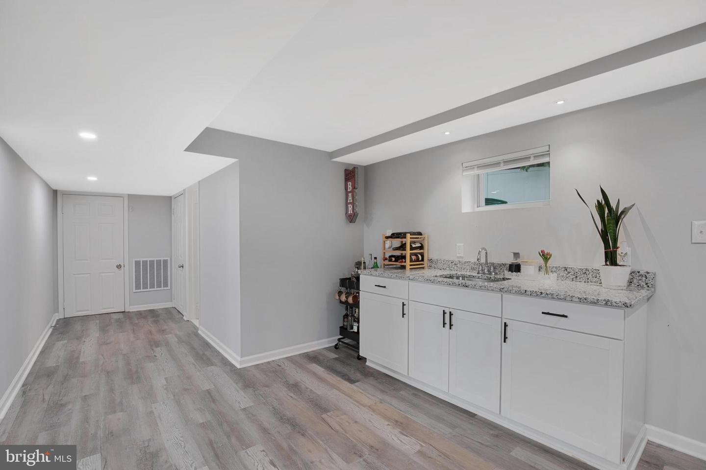 8205 Stardust Pl
