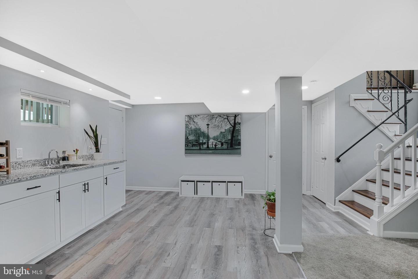 8205 Stardust Pl