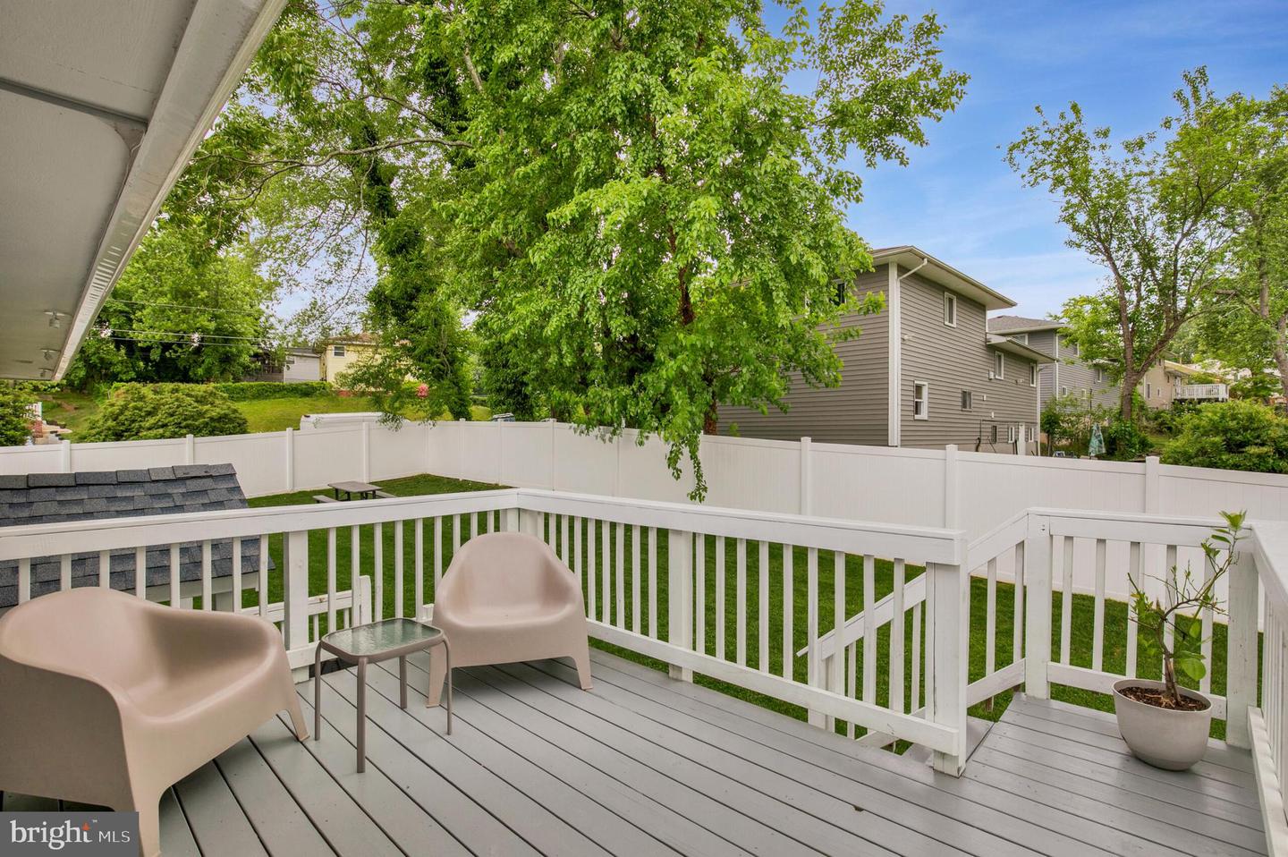 8205 Stardust Pl