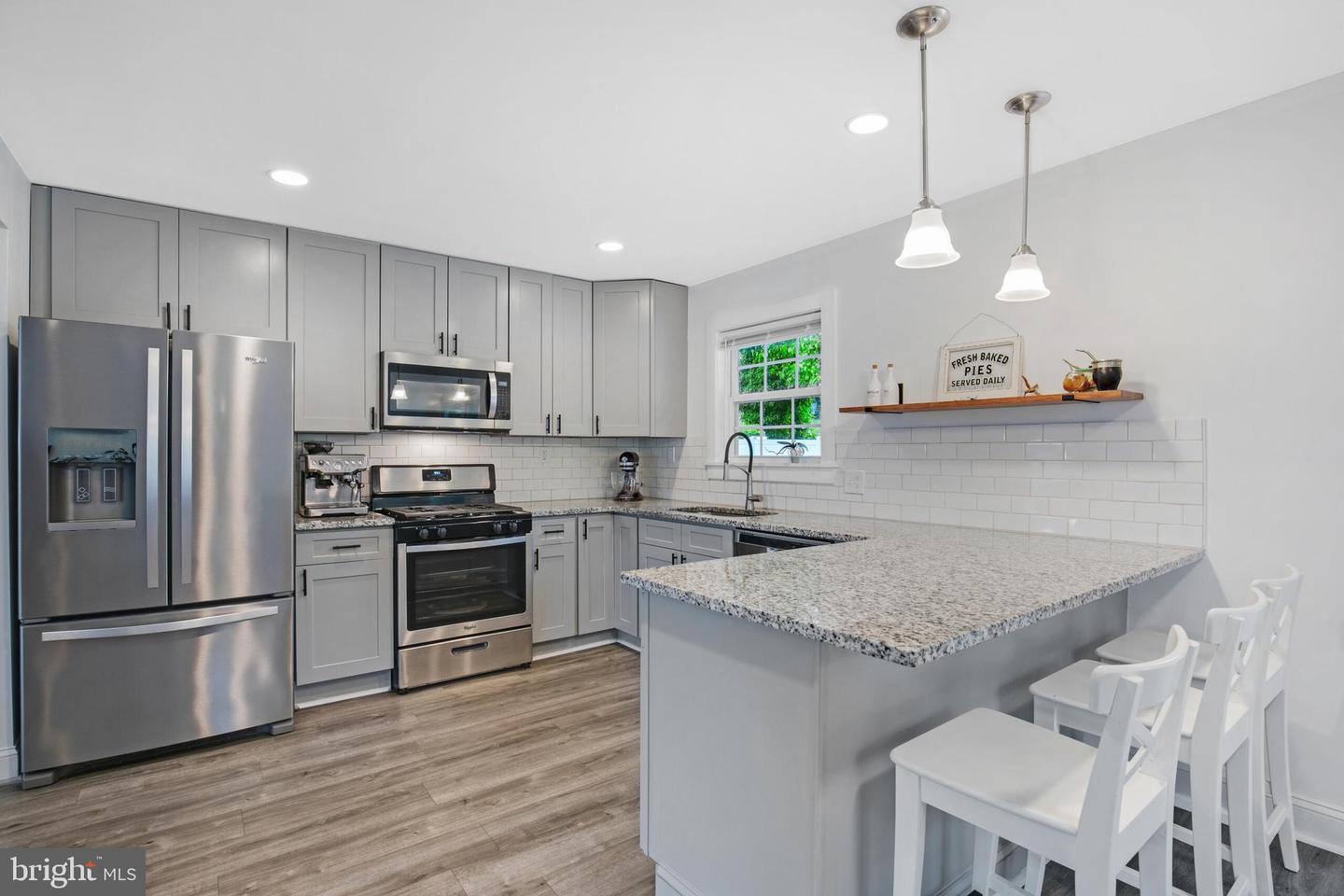 8205 Stardust Pl