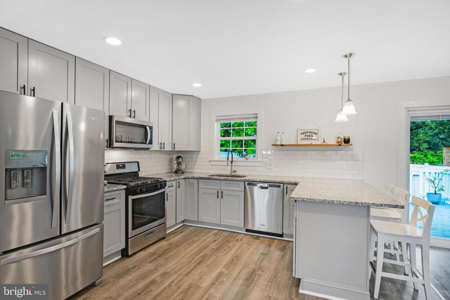 8205 Stardust Pl