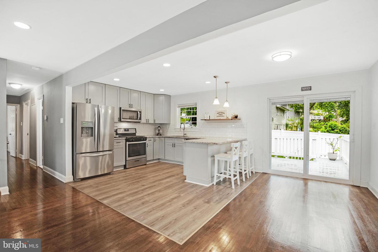 8205 Stardust Pl