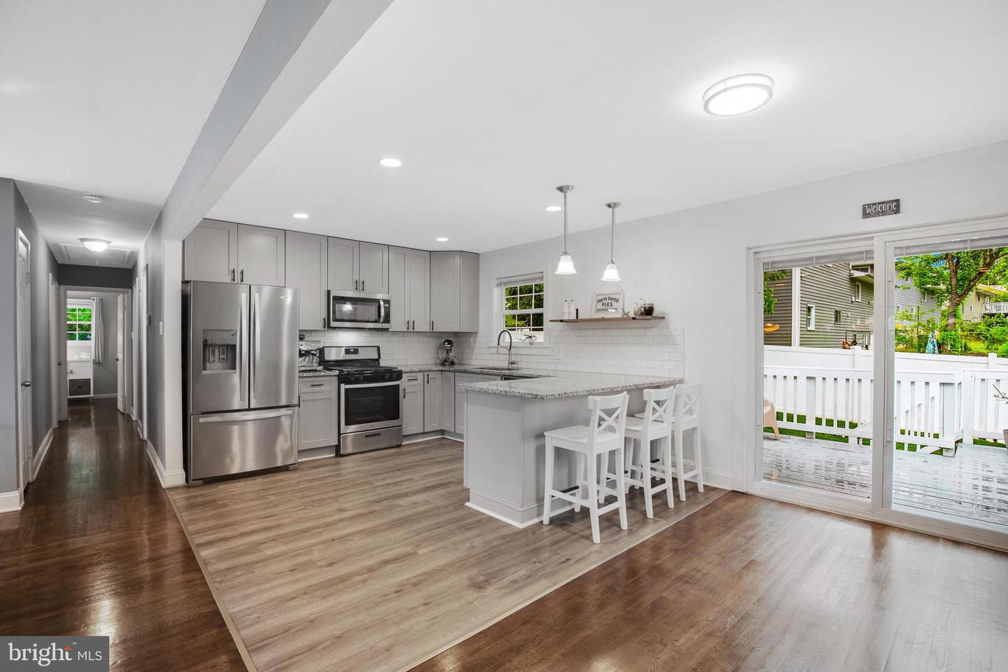 8205 Stardust Pl