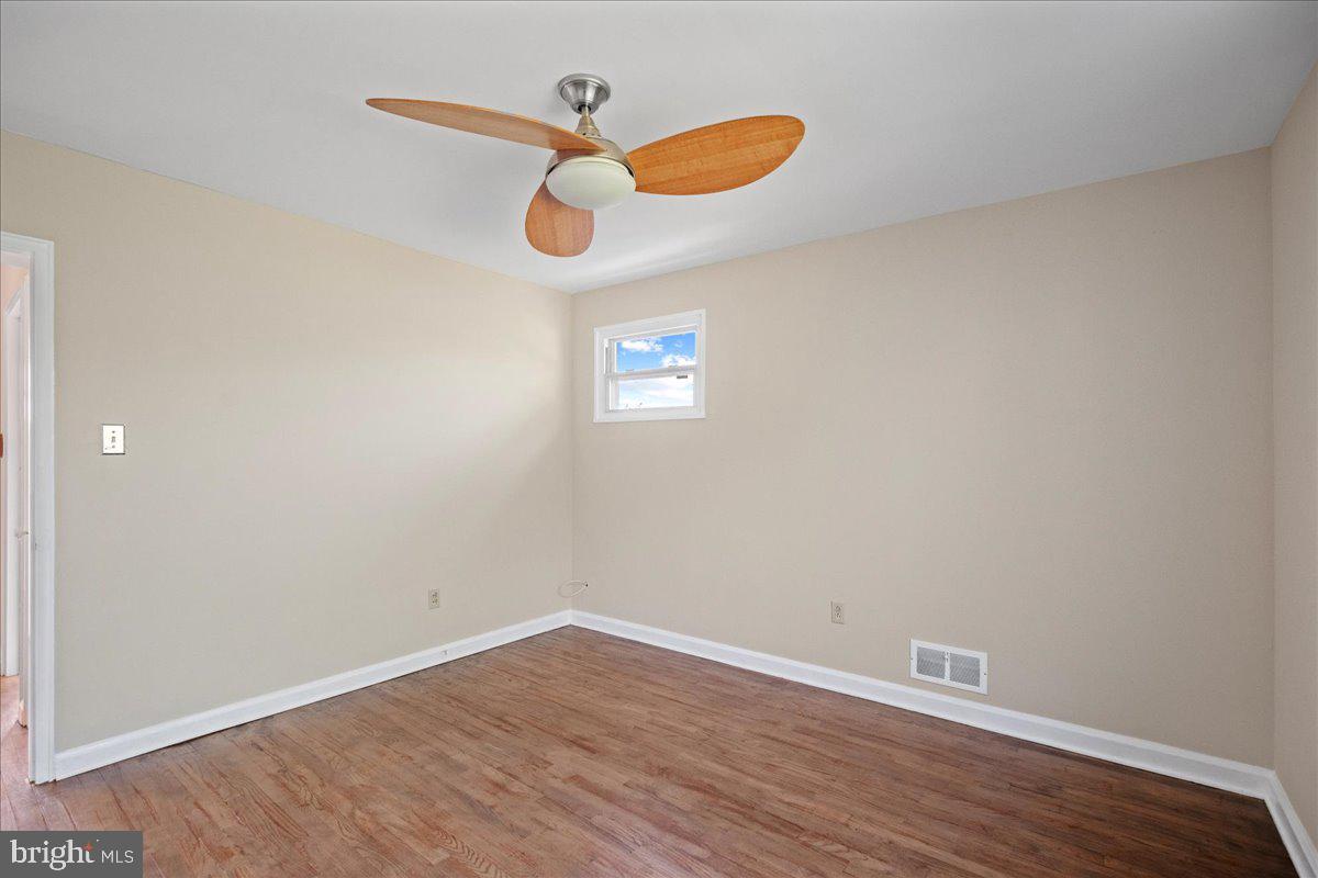 852 Neptune Ave