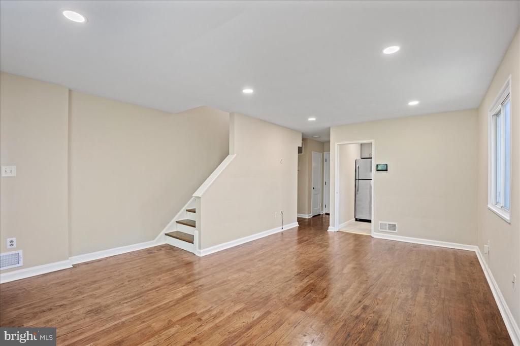 852 Neptune Ave