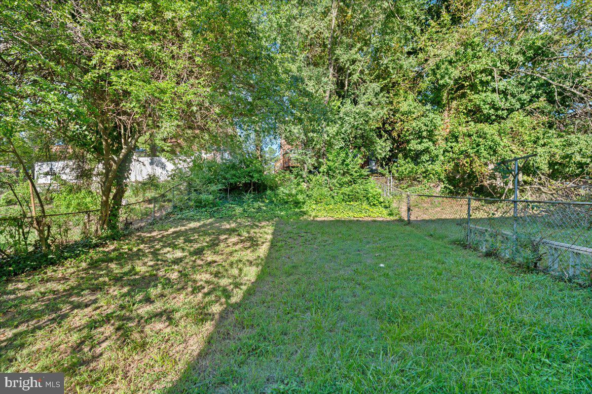 852 Neptune Ave