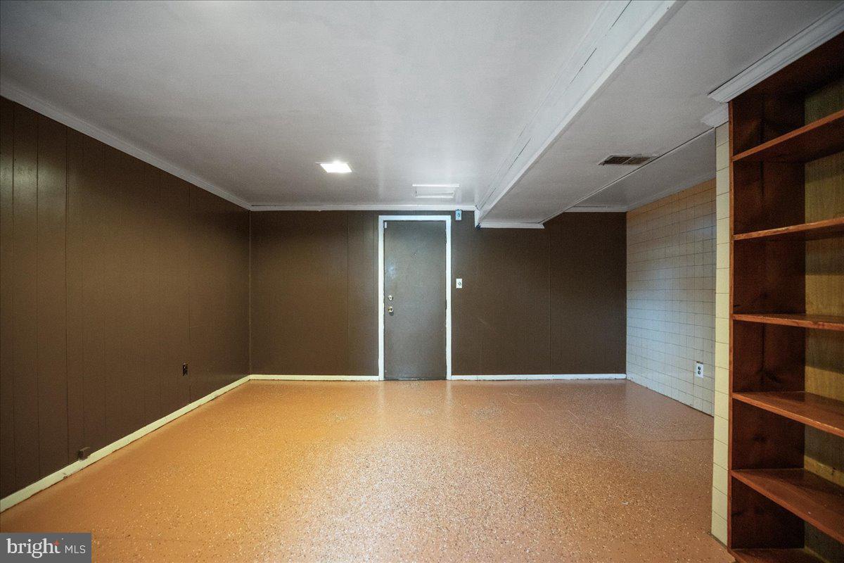 852 Neptune Ave