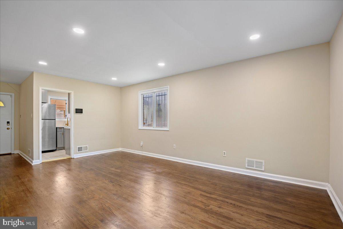 852 Neptune Ave