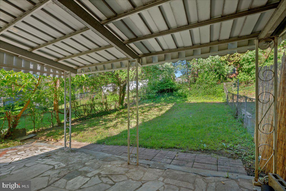 852 Neptune Ave