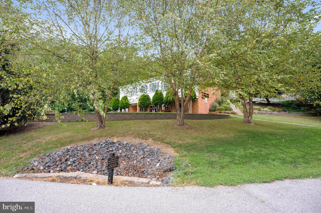 9518 Blanchard Dr