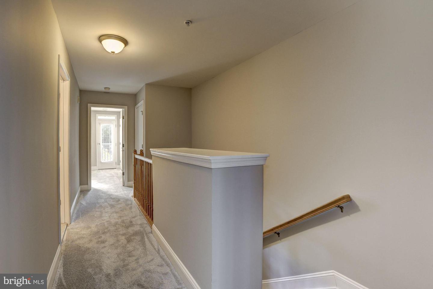 1633 N COLONIAL TERRACE Unit: 211