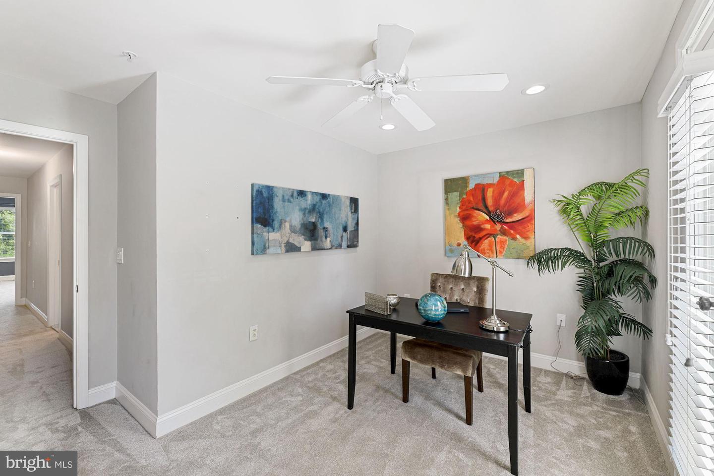 1633 N COLONIAL TERRACE Unit: 211