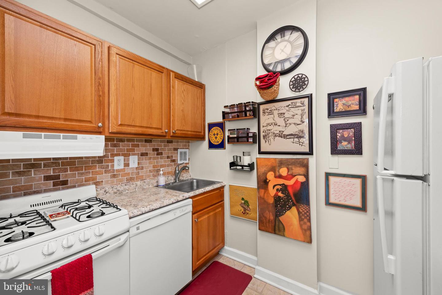 1021 ARLINGTON BOULEVARD Unit: 219