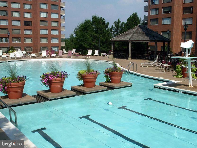 1011 ARLINGTON BOULEVARD Unit: 1018