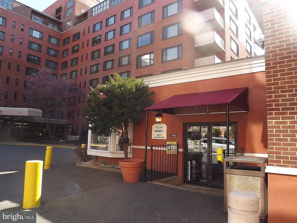 1011 ARLINGTON BOULEVARD Unit: 1018