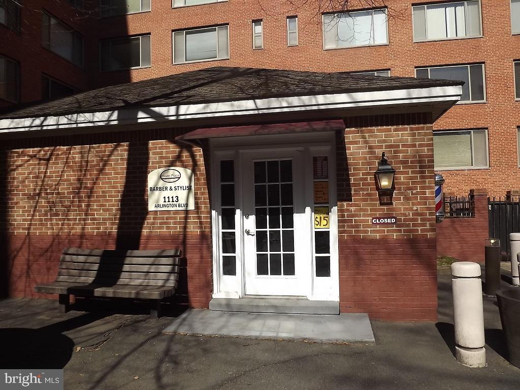 1011 ARLINGTON BOULEVARD Unit: 1018