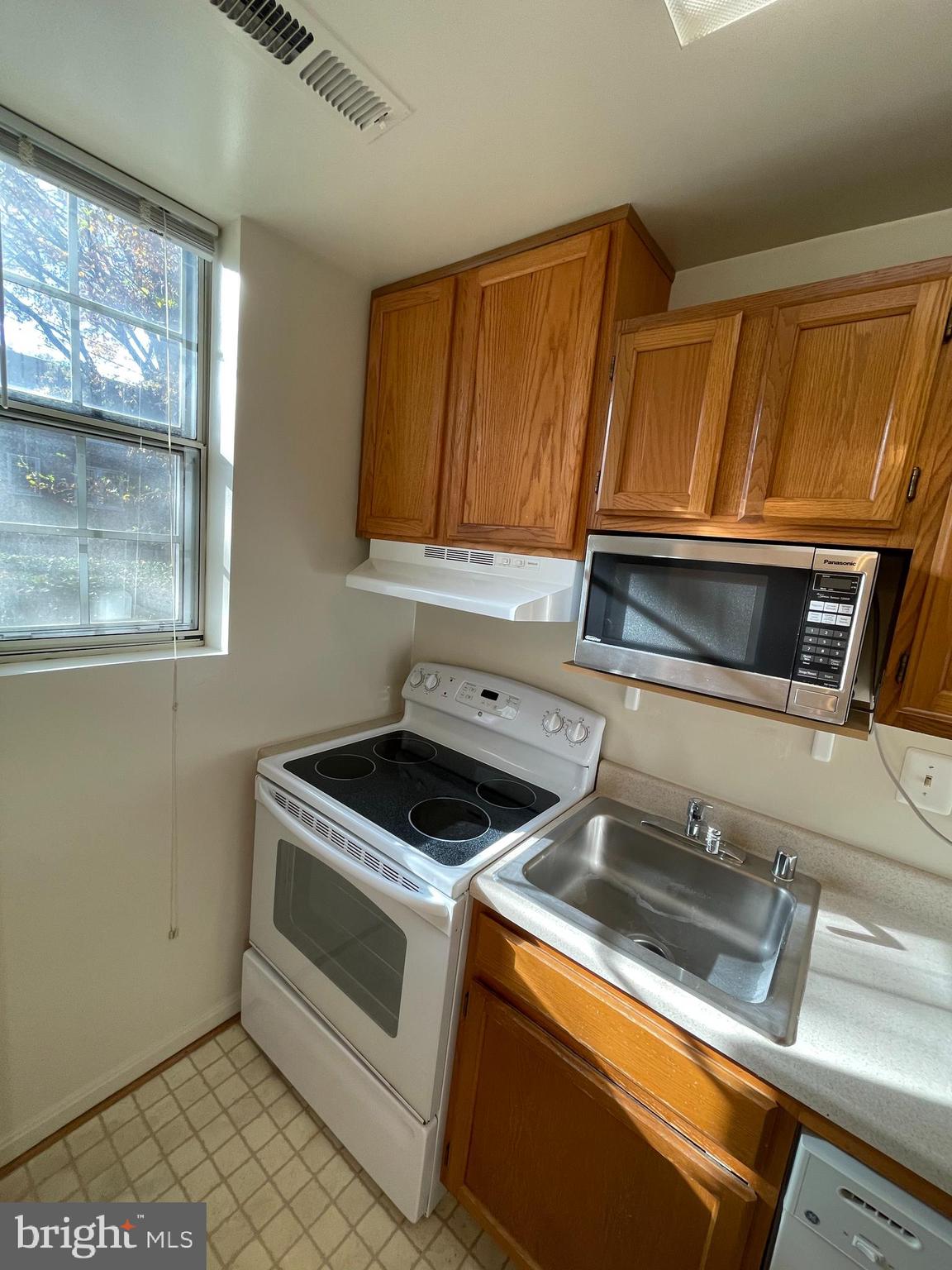 1744 Rhodes STREET N Unit: 308